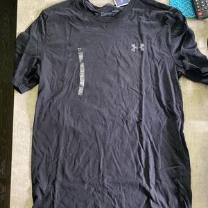 Men’s Small Under Armor T-Shirt